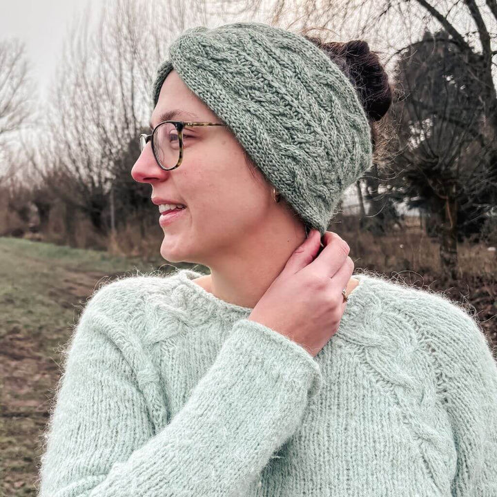 Carolin Balmes Pattern Ricardas Cable Headband Strickanleitung - Carolin Balmes (PDF) bei bei bei bei bei bei Lieblingsgarn