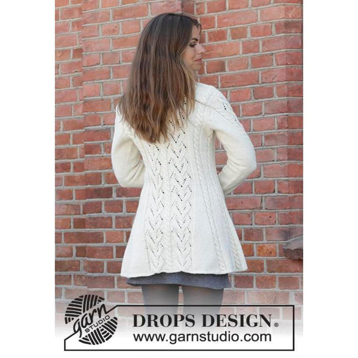 Ice Dancer Taillierte Strickjacke mit Schalkragen Strickanleitung - Drops Design (PDF) bei bei bei bei bei bei Lieblingsgarn