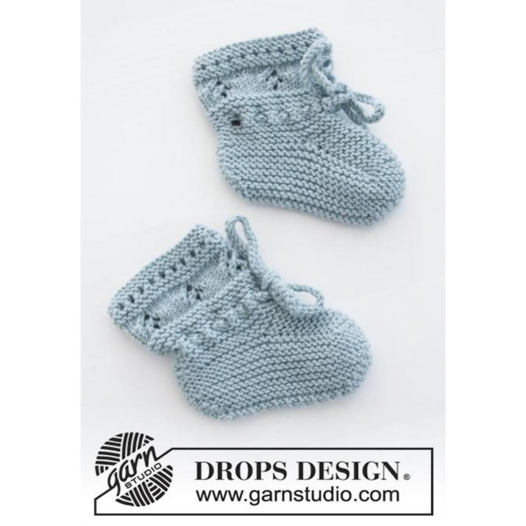 Baby Jacke mit Schühchen im Lochmuster Strickanleitung - Drops Design (PDF) bei bei bei bei bei bei bei bei Lieblingsgarn
