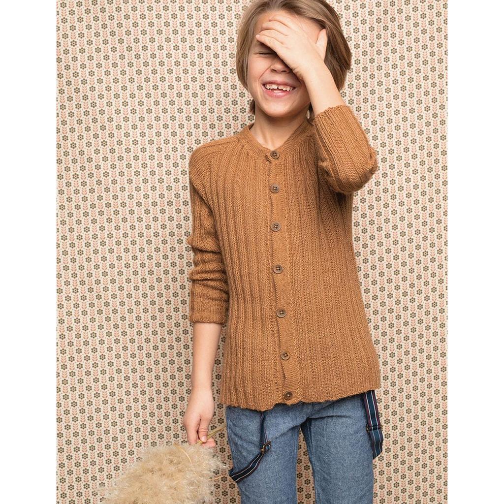 Kinder Raglanjacke mit Rippenmuster Strickanleitung - Sandnes Garn / Olaug Beate Bjelland (PDF) bei bei bei bei Lieblingsgarn