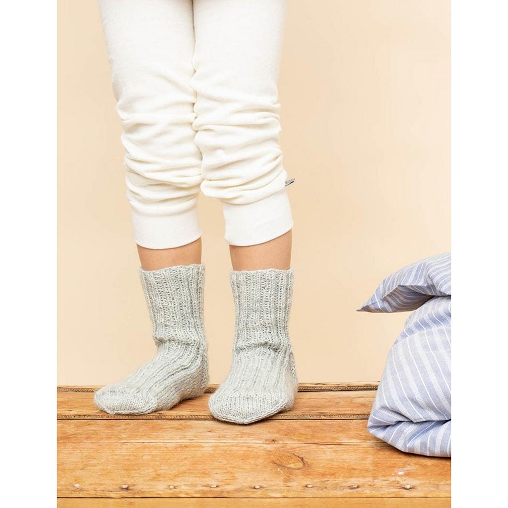 Dicke Wollsocken im Rippenmuster Strickanleitung - Sandnes Garn (PDF) bei bei bei bei bei bei bei bei bei bei Lieblingsgarn