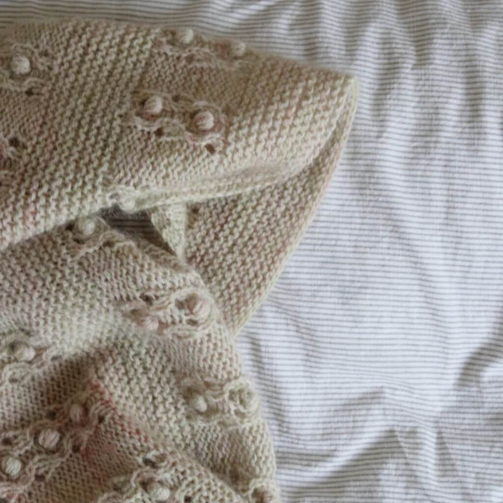 Eviknitwear Fruehling Shawl Strickanleitung - Eviknitwear (PDF) bei bei bei bei bei bei bei bei bei bei Lieblingsgarn