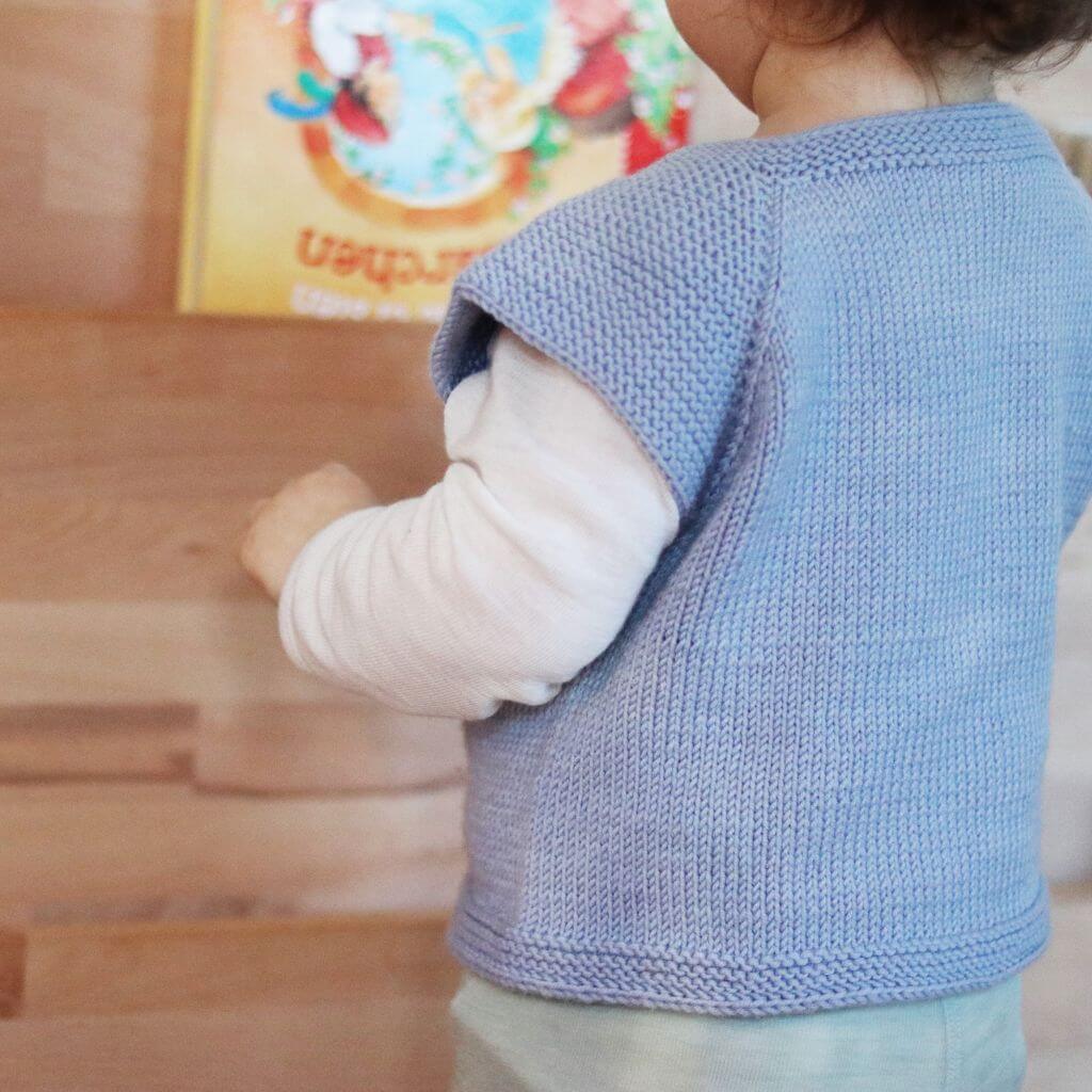 Frau Riedel strickt Garda Vest Mini Strickanleitung - Frau Riedel strickt (PDF) bei bei bei bei bei bei bei bei Lieblingsgarn