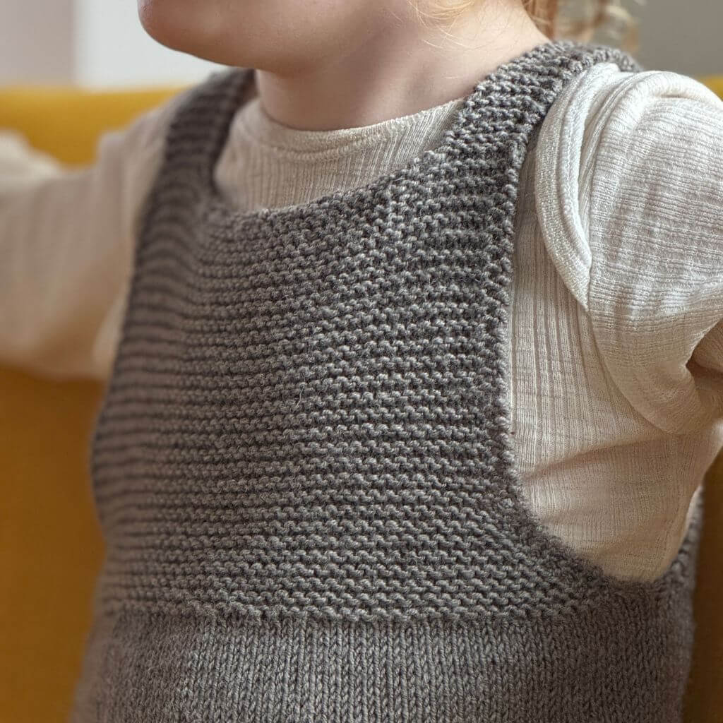 Frau Riedel strickt Nuris Strampler Strickanleitung - Frau Riedel strickt (PDF) bei bei bei bei bei bei bei bei Lieblingsgarn