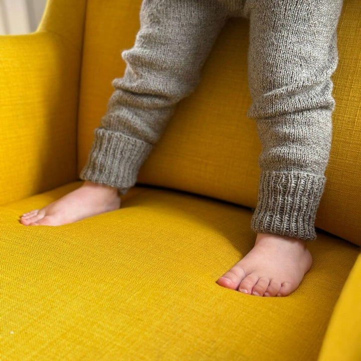 Frau Riedel strickt Nuris Strampler Strickanleitung - Frau Riedel strickt (PDF) bei bei bei bei bei bei bei bei Lieblingsgarn