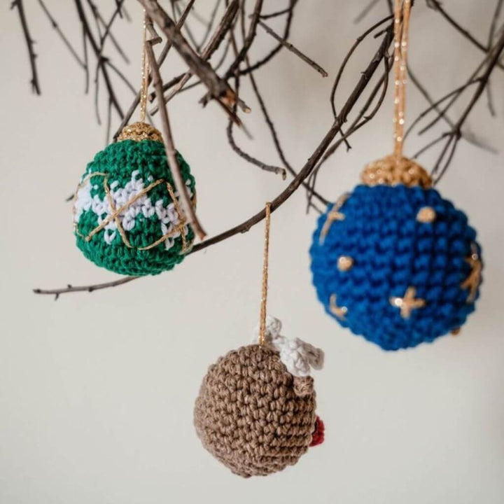 Hoooked DIY Häkelset Weihnachtskugeln Wonderland bei bei bei bei bei bei bei bei bei bei Lieblingsgarn