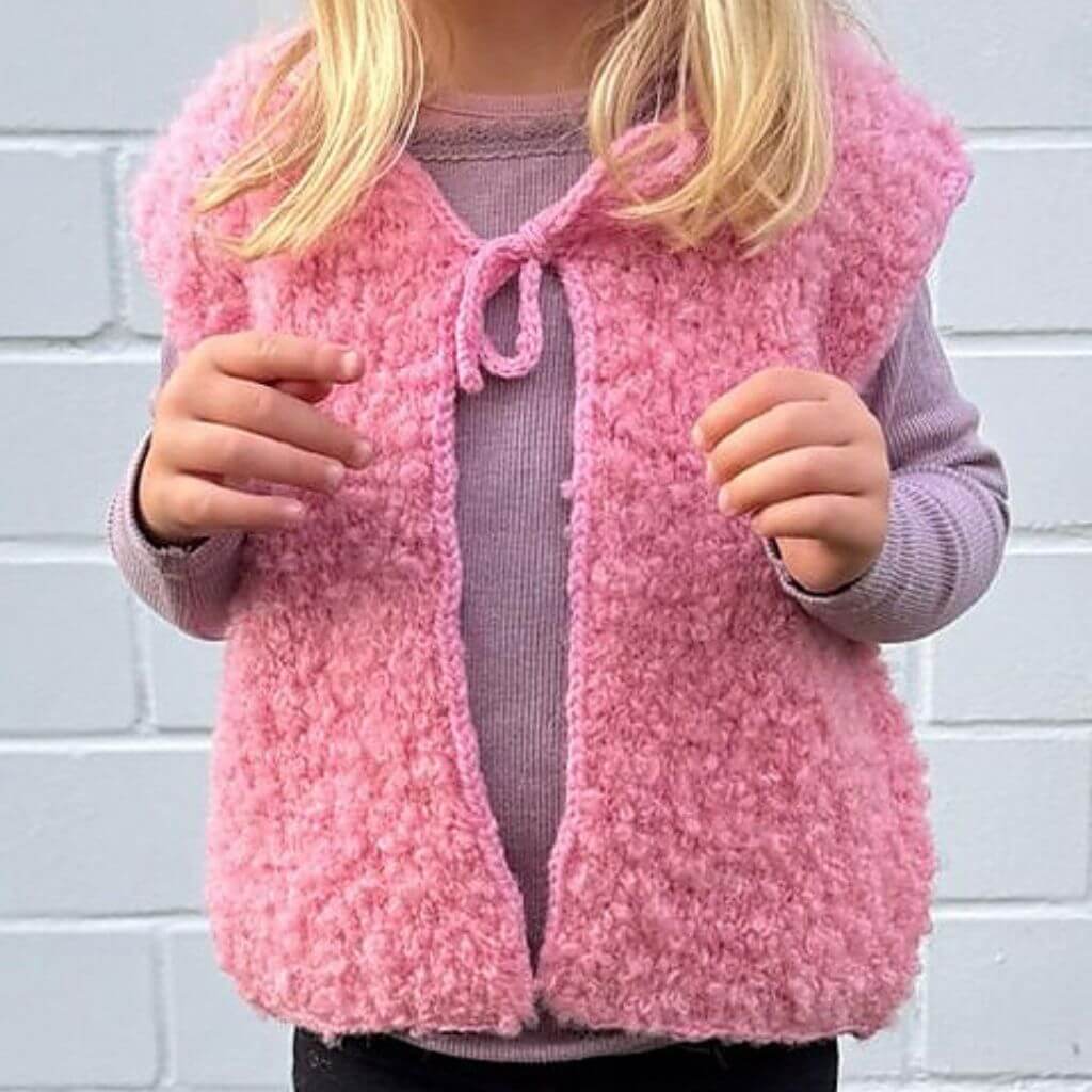 Knitmitjo Pattern Mini Fluffy Fleece Vest Strickanleitung - KnitmitJo (PDF) bei bei bei bei bei bei bei bei Lieblingsgarn