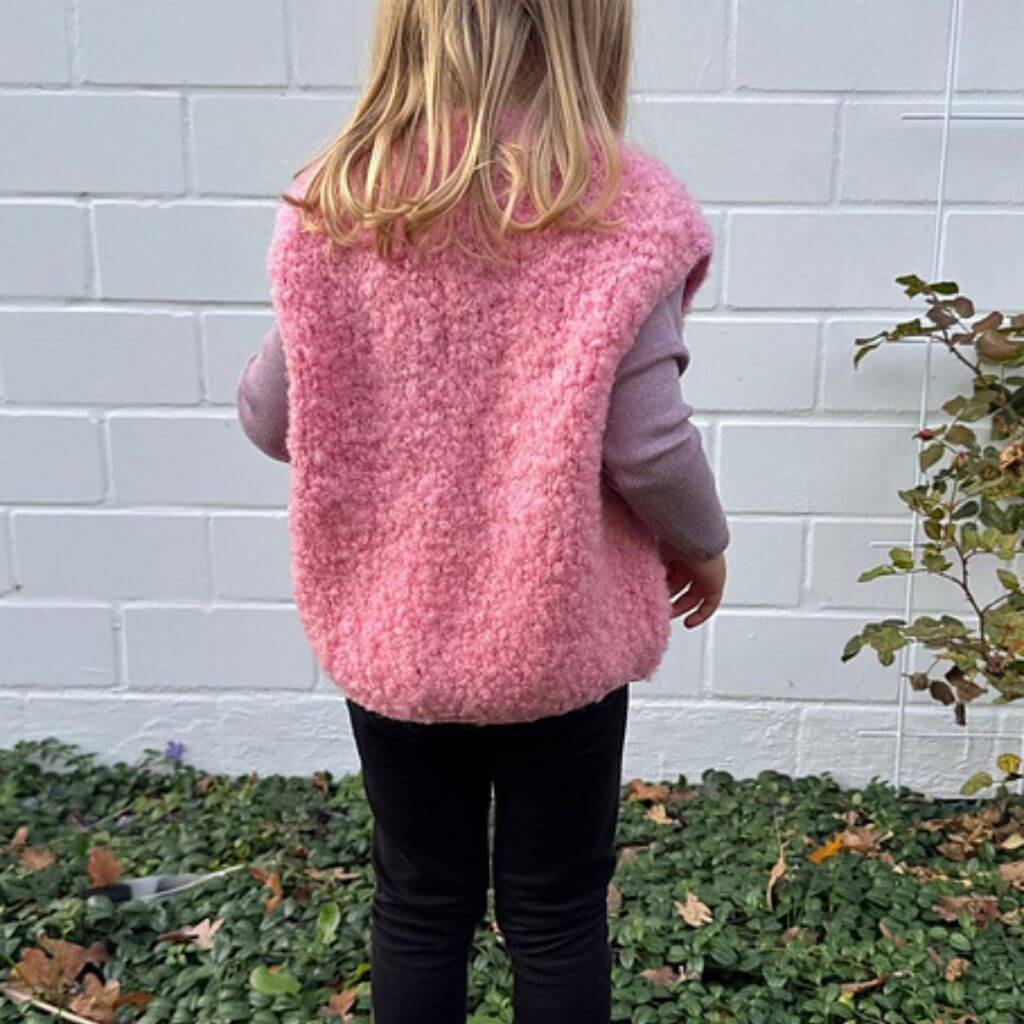 Knitmitjo Pattern Mini Fluffy Fleece Vest Strickanleitung - KnitmitJo (PDF) bei bei bei bei bei bei bei bei Lieblingsgarn