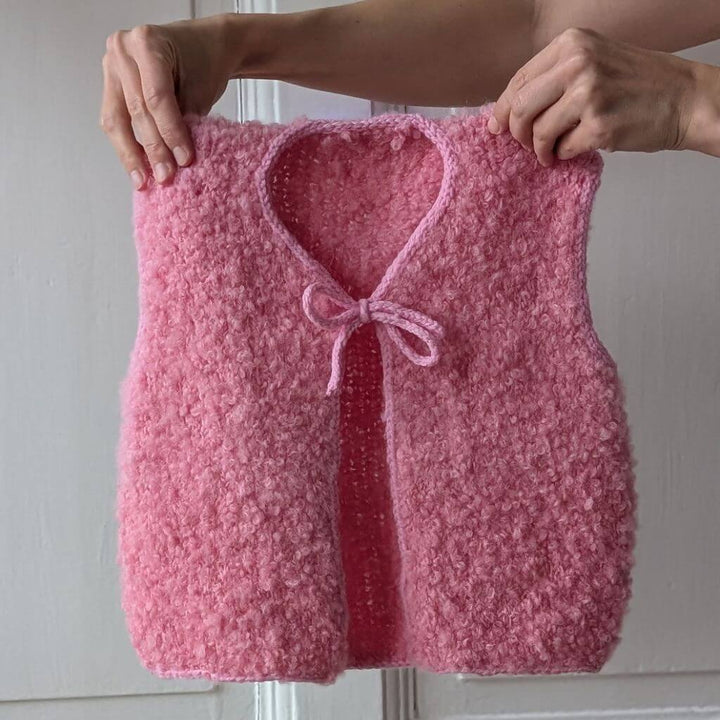 Knitmitjo Pattern Mini Fluffy Fleece Vest Strickanleitung - KnitmitJo (PDF) bei bei bei bei bei bei bei bei Lieblingsgarn