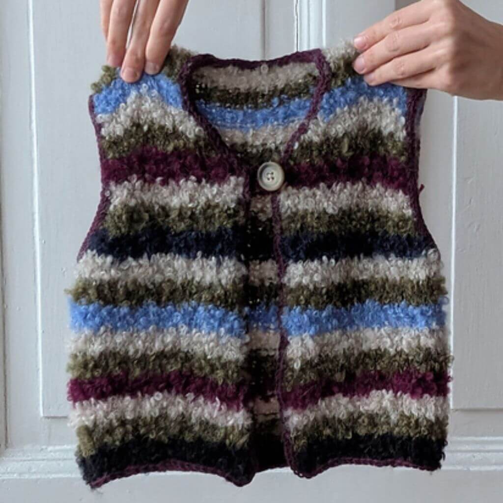 Knitmitjo Pattern Mini Fluffy Fleece Vest Strickanleitung - KnitmitJo (PDF) bei bei bei bei bei bei bei bei Lieblingsgarn