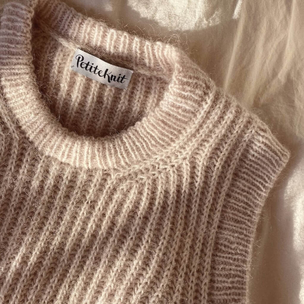 PetiteKnit Pattern Pullunder September Slipover Strickanleitung - PetiteKnit (Heft) bei bei bei bei bei bei Lieblingsgarn