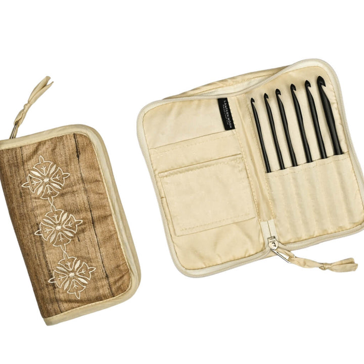 Lantern Moon Häkelnadelset Radiance – Produktansicht, Holz bei bei bei bei bei bei bei bei bei bei Lieblingsgarn