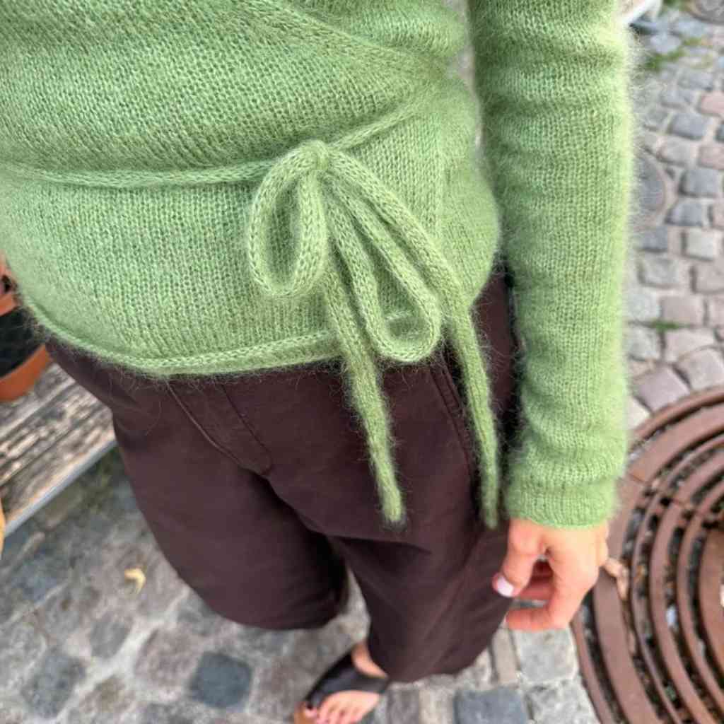 PetiteKnit Lucy Wrap Strickanleitung – Bild 2 von 2 bei bei bei Lieblingsgarn