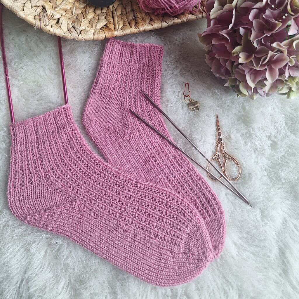 Madame Nadelspiel Pattern Hedi Soxx Strickanleitung - Madame Nadelspiel (PDF) bei bei bei bei bei bei bei bei Lieblingsgarn