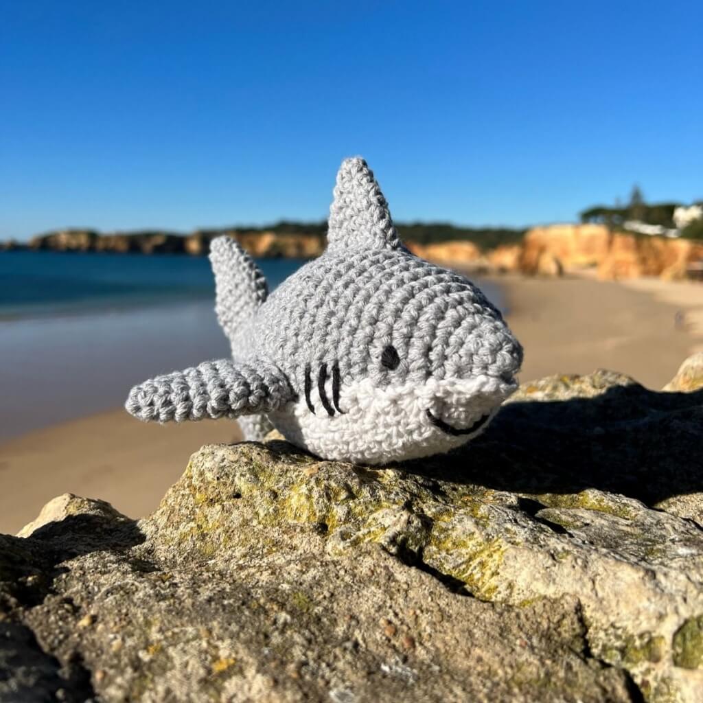 Hoooked DIY Amigurumi Shark Maverick bei bei bei bei bei bei bei bei bei bei Lieblingsgarn