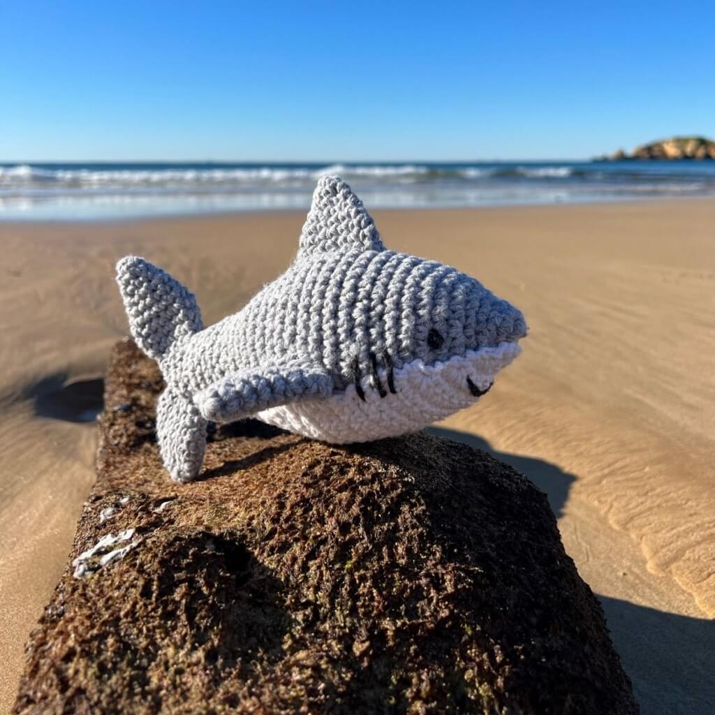 Hoooked DIY Amigurumi Shark Maverick bei bei bei bei bei bei bei bei bei bei Lieblingsgarn