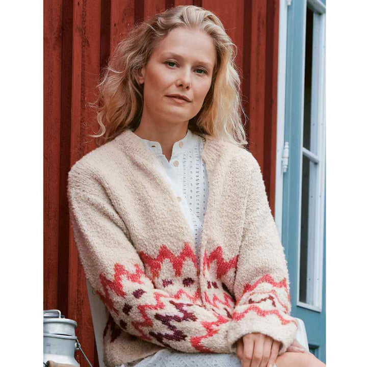 Lana Grossa Jacquardmuster Cardigan Modell 6 Strickanleitung – Produktansicht bei Lieblingsgarn