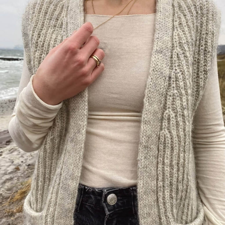 PetiteKnit Pattern Weste November Strickanleitung - PetiteKnit (Heft) bei bei bei bei bei bei bei bei bei bei Lieblingsgarn