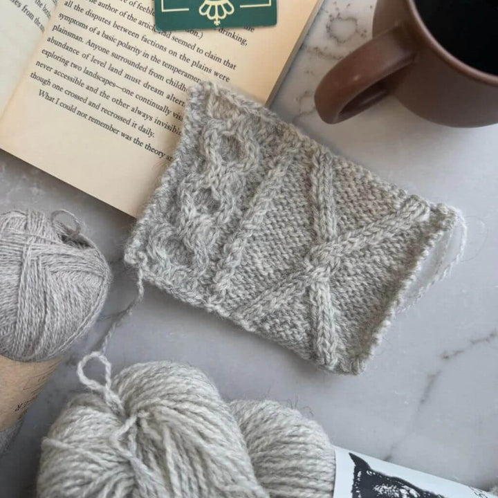 PetiteKnit Dagmar Neck Strickanleitung - PetiteKnit (Heft) bei bei bei bei bei bei bei bei bei bei bei bei Lieblingsgarn