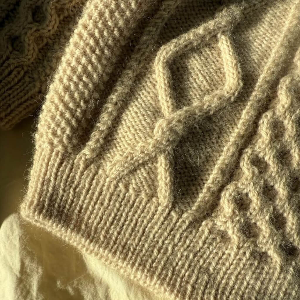 PetiteKnit Pullover Dagmar Sweater Junior Strickanleitung - PetiteKnit (Heft) bei bei bei bei bei bei bei bei Lieblingsgarn