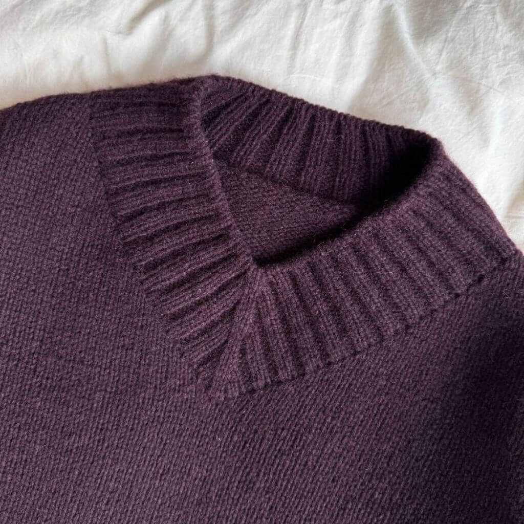 PetiteKnit Hannah Sweater V-Neck Strickanleitung - PetiteKnit (Heft) bei bei bei bei bei bei bei bei bei bei Lieblingsgarn