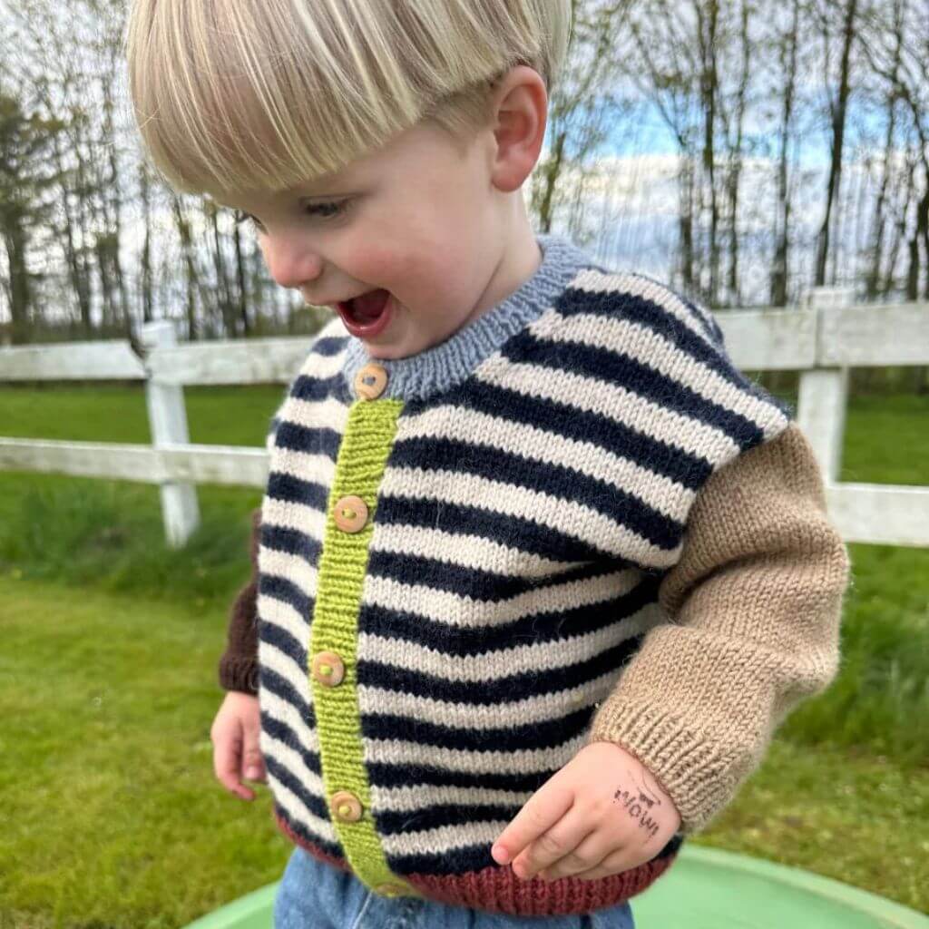 PetiteKnit Pattern Holger Cardigan Strickanleitung - PetiteKnit (Heft) bei bei bei bei bei bei bei bei bei bei Lieblingsgarn