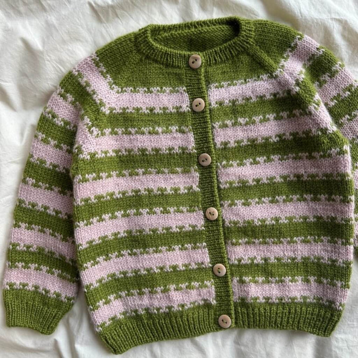 PetiteKnit Strickjacke Key Cardigan Junior Strickanleitung - PetiteKnit (Heft) bei bei bei bei bei bei bei Lieblingsgarn