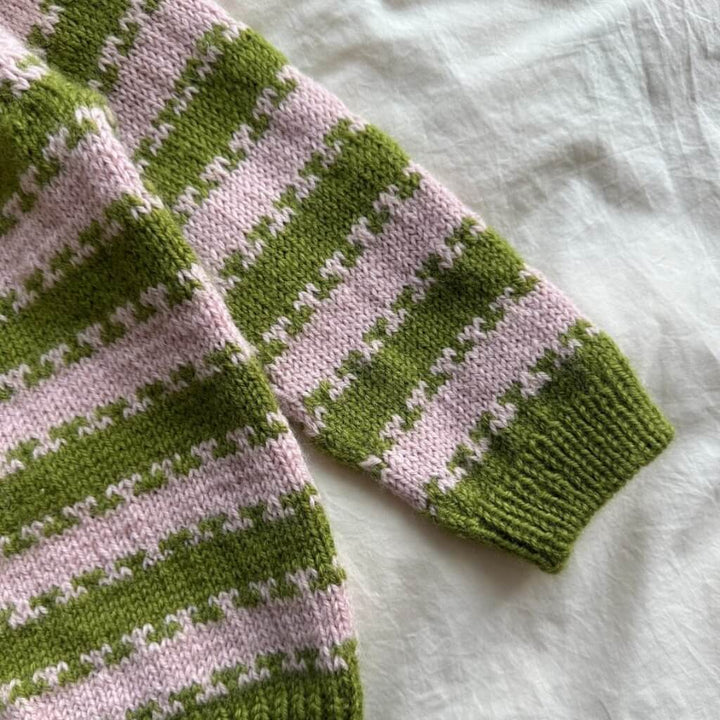 PetiteKnit Strickjacke Key Cardigan Junior Strickanleitung - PetiteKnit (Heft) bei bei bei bei bei bei bei Lieblingsgarn