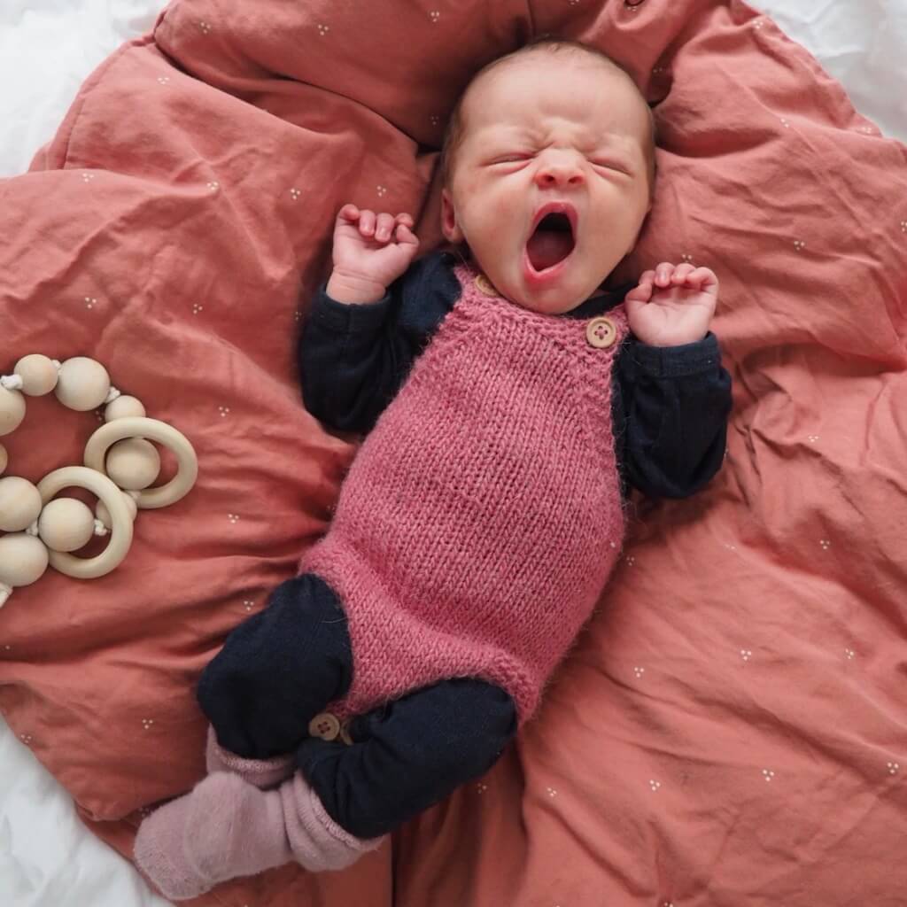 PetiteKnit Pattern Strampler Kleiner Bruder Strickanleitung - PetiteKnit (Heft) bei bei bei bei bei bei bei bei Lieblingsgarn