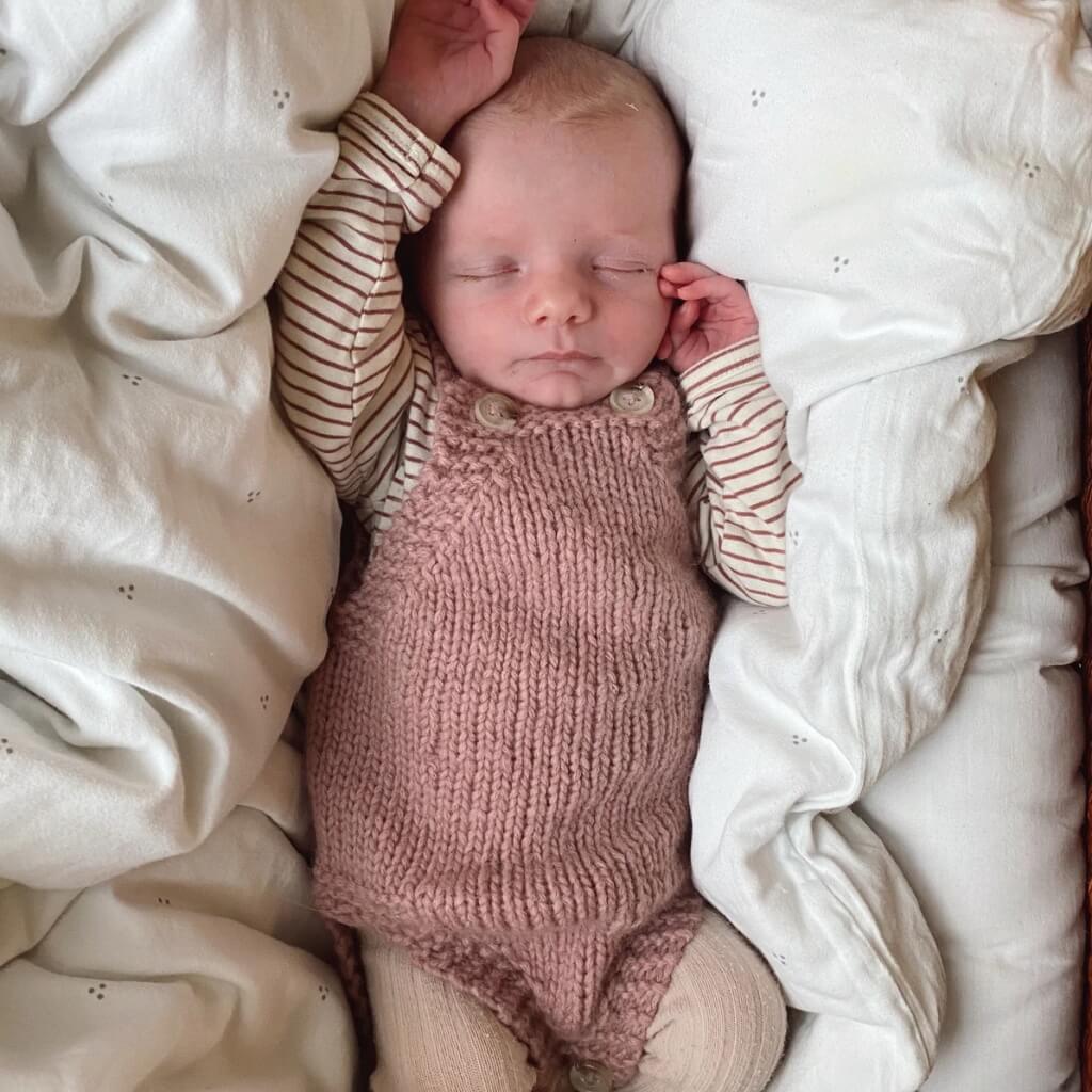 PetiteKnit Pattern Strampler Kleiner Bruder Strickanleitung - PetiteKnit (Heft) bei bei bei bei bei bei bei bei Lieblingsgarn