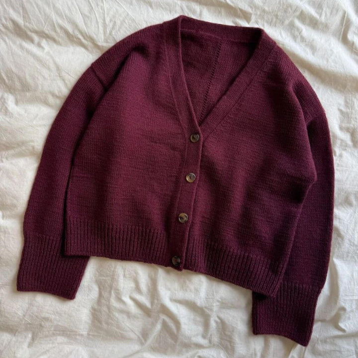 PetiteKnit Scarlet Cardigan Strickanleitung - PetiteKnit (Heft) bei bei bei bei bei bei bei bei bei bei Lieblingsgarn