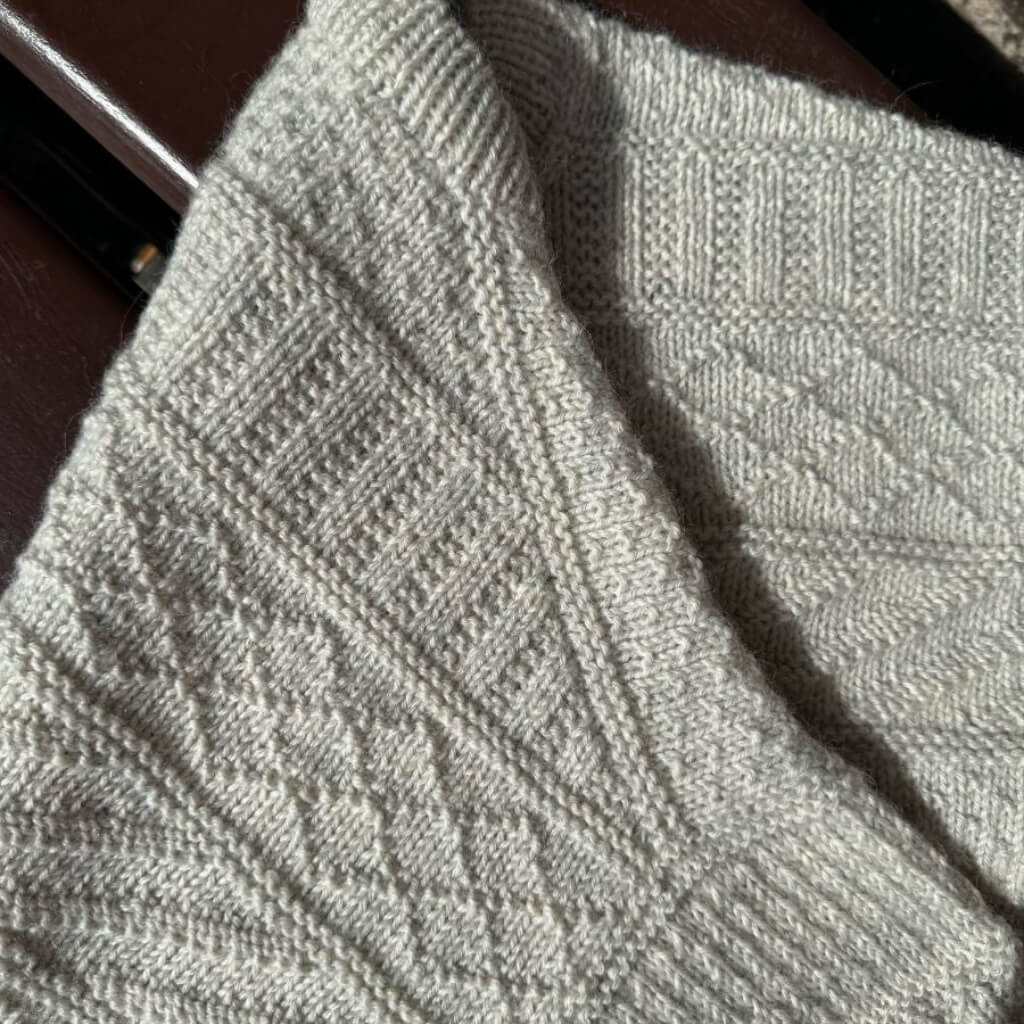 PetiteKnit Pattern Damen Pullover Storm Sweater Strickanleitung - PetiteKnit (Heft) bei bei bei bei bei bei Lieblingsgarn