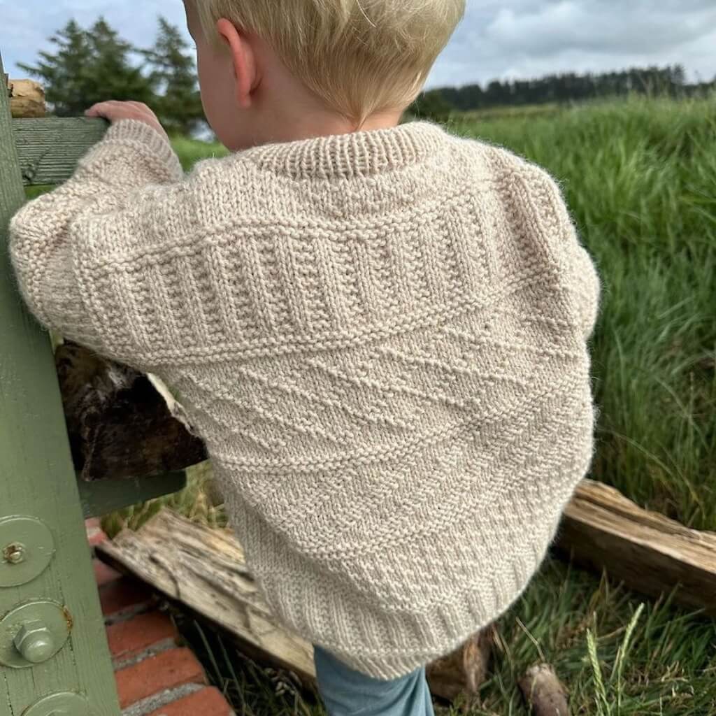 PetiteKnit Pattern Storm Sweater Junior Strickanleitung - PetiteKnit (Heft) bei bei bei bei bei bei bei bei Lieblingsgarn