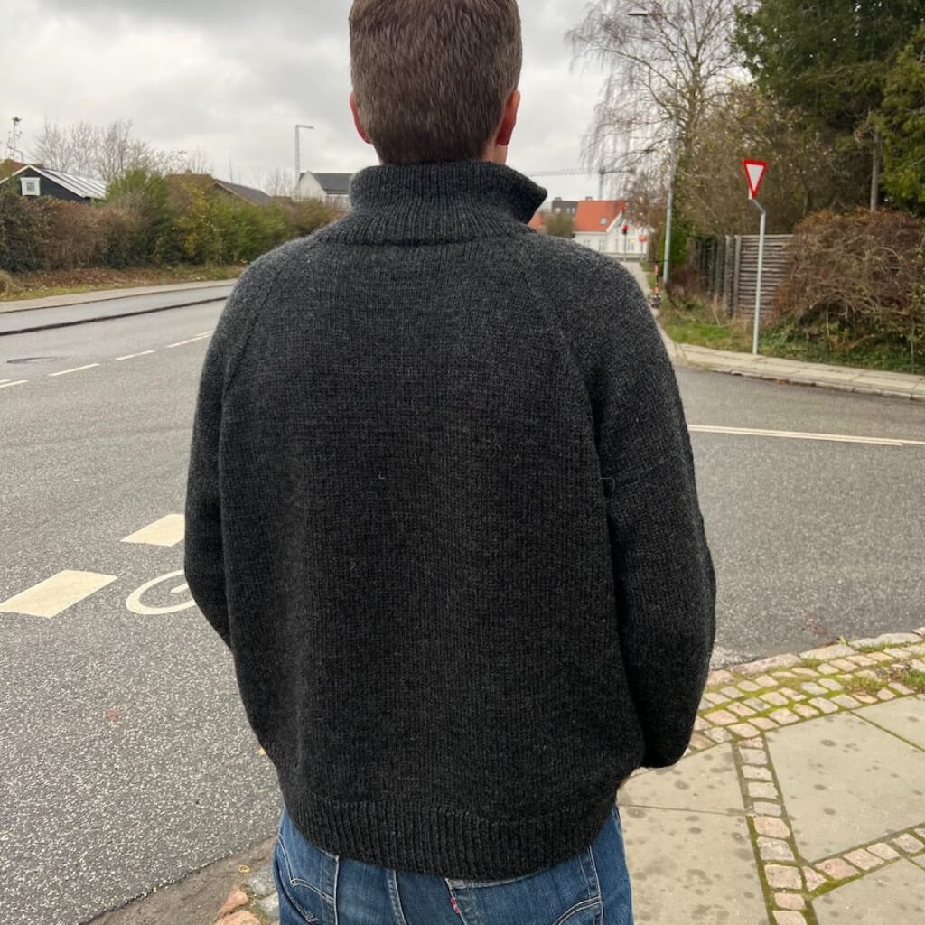 PetiteKnit Pattern Herren Pullover Zipper Sweater Light Strickanleitung - PetiteKnit (Heft) bei bei bei bei bei Lieblingsgarn