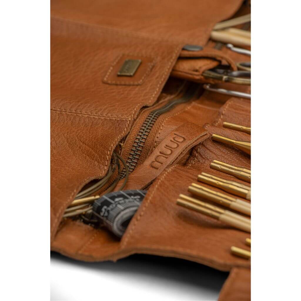 muud Stockholm - Ledertasche für Nadelsysteme bei bei bei bei bei bei bei bei bei bei bei bei bei bei bei bei Lieblingsgarn