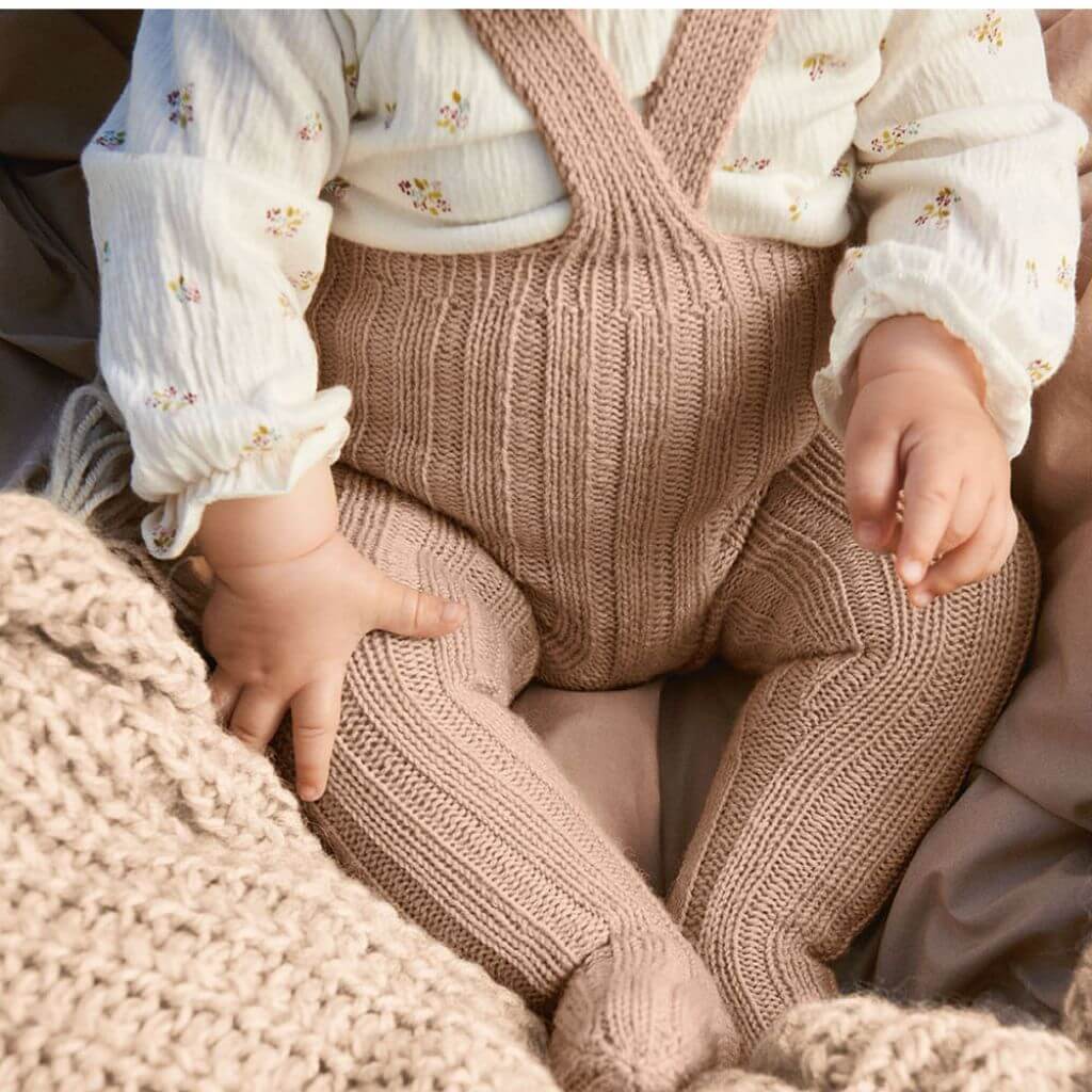 Sandnes Garn Pattern Baby Strumpfhose mit Trägern Ivo Strickanleitung - Sandnes Garn (Heft) bei bei bei bei bei Lieblingsgarn