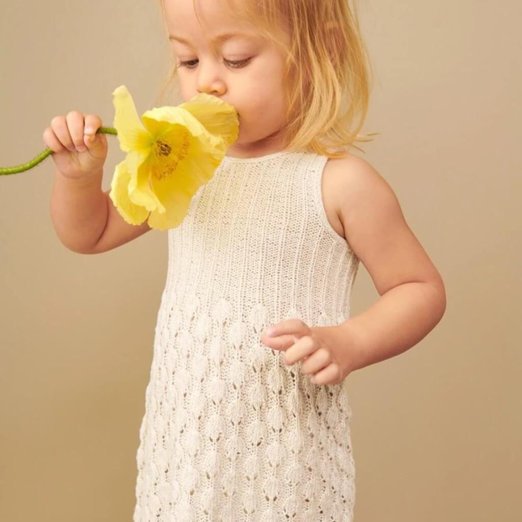 Sandnes Garn Pattern Baby Kleid Lilja Strickanleitung - Sandnes Garn (Heft) bei bei bei bei bei bei bei bei Lieblingsgarn