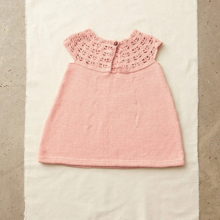Sandnes Garn Kleid Indy Dress Baby Strickanleitung - Sandnes Garn (Heft) bei bei bei bei bei bei bei bei bei Lieblingsgarn