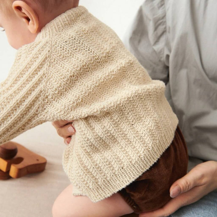 Sandnes Garn Ellis Cardigan Baby Strickanleitung - Sandnes Garn (Heft) bei bei bei bei bei bei bei bei bei bei Lieblingsgarn