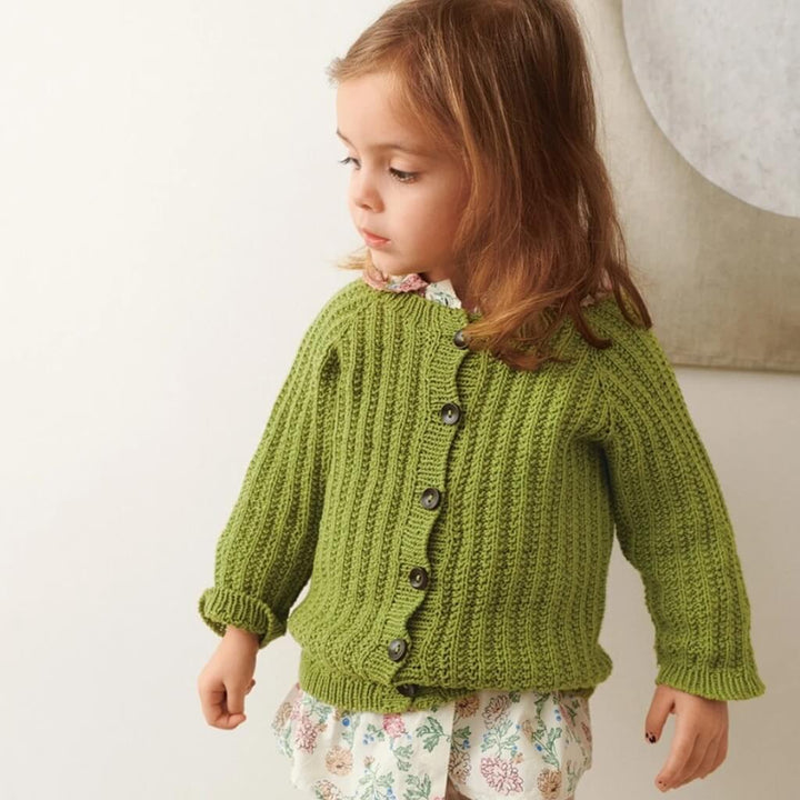 Sandnes Garn Ellis Cardigan Baby Strickanleitung - Sandnes Garn (Heft) bei bei bei bei bei bei bei bei bei bei Lieblingsgarn
