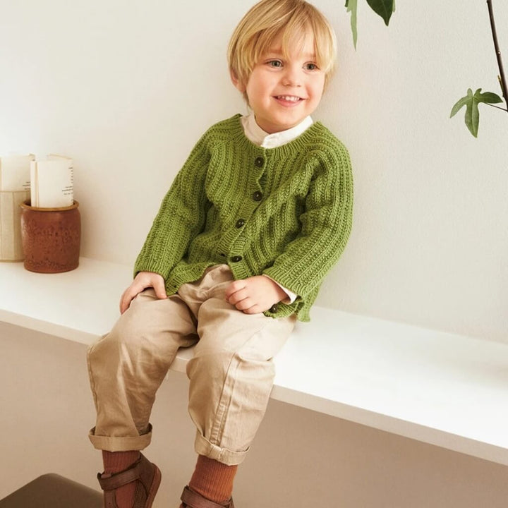 Sandnes Garn Ellis Cardigan Baby Strickanleitung - Sandnes Garn (Heft) bei bei bei bei bei bei bei bei bei bei Lieblingsgarn