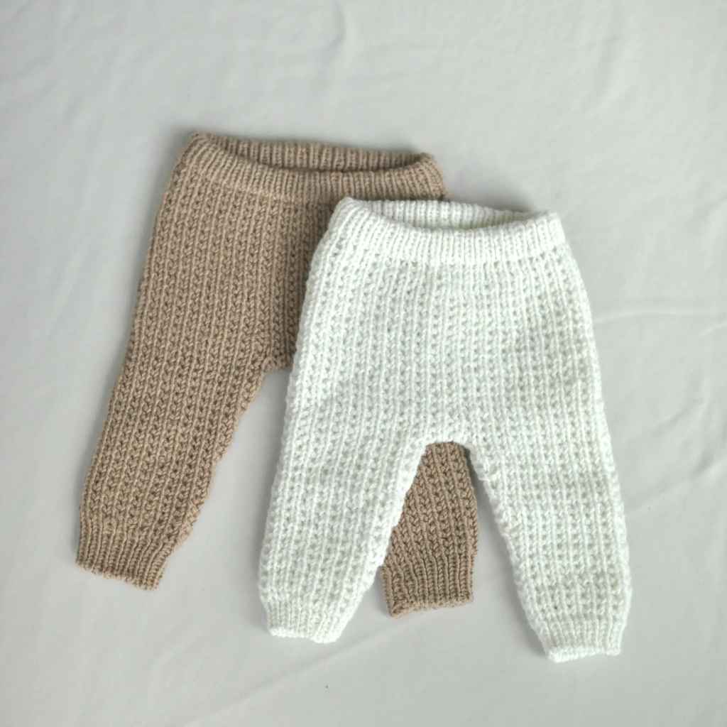 Yndestrikk Tinde Babyhose Strickanleitung – Produktansicht bei Lieblingsgarn