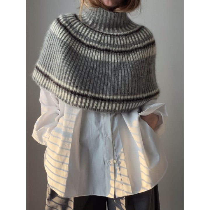 Morecaknit Flow Capelet Strickanleitung - Moreca Knit (PDF) – Produktansicht bei bei bei bei bei bei bei bei Lieblingsgarn