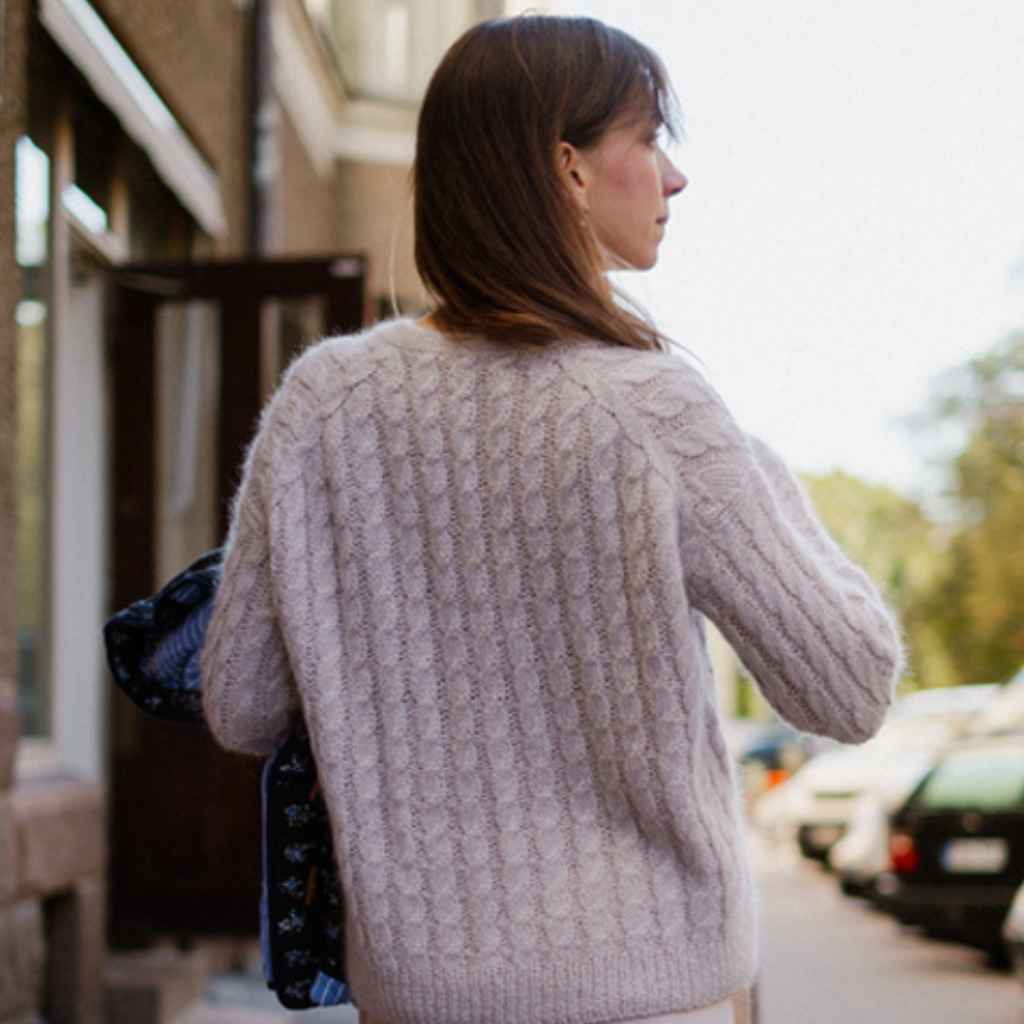 Kutovakika - Veronika Lindberg Sophisticable Cardigan Strickanleitung - Kutovakika (PDF, englisch) bei bei Lieblingsgarn