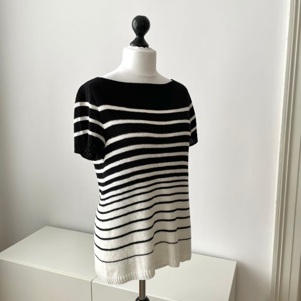Strickauszeit Shirt Black and White Tee Strickanleitung - Strickauszeit (PDF) bei bei bei bei bei bei bei bei Lieblingsgarn