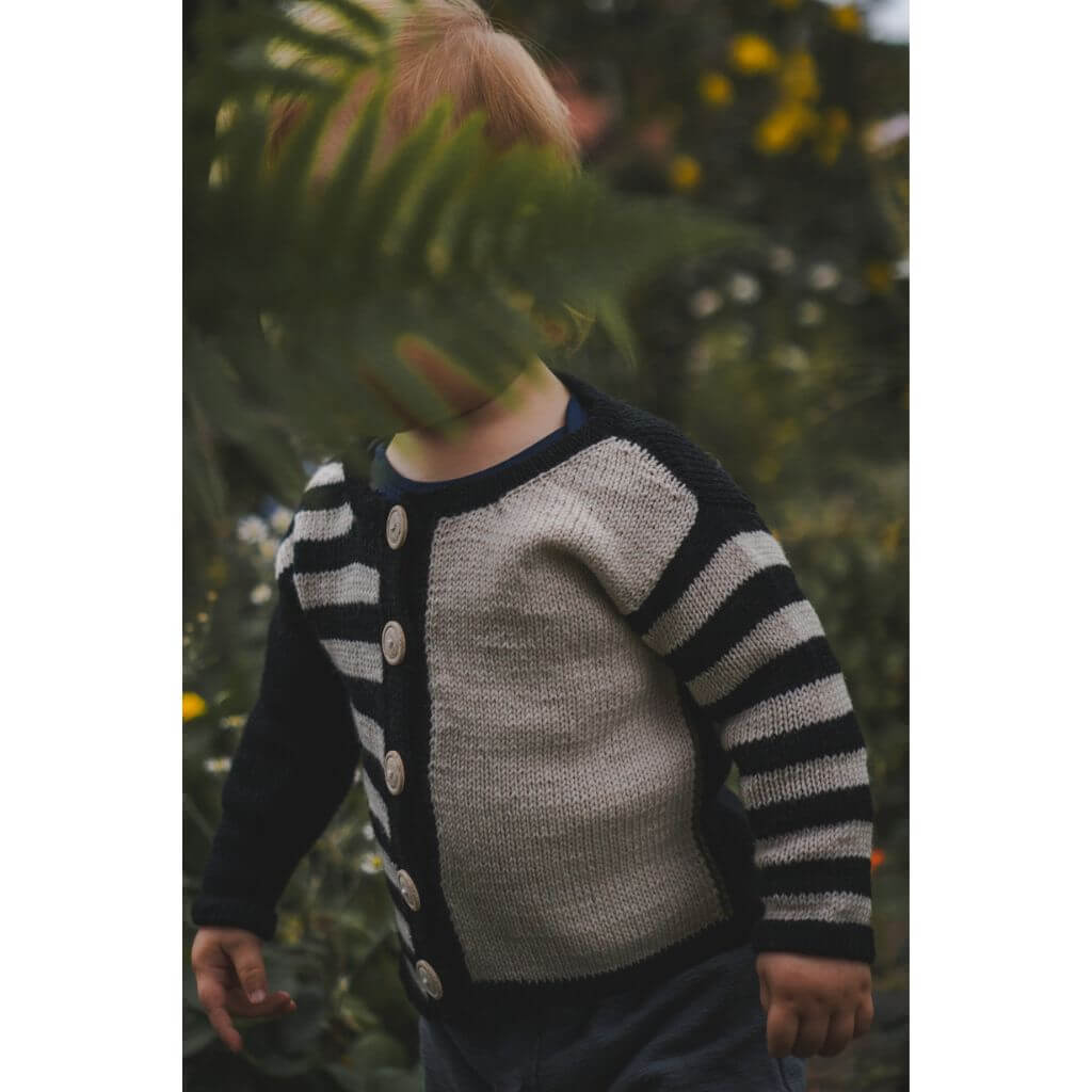 Yarn Me Up Pattern Runar Junior Cardigan Strickanleitung - Yarn Me Up (PDF) bei bei bei bei bei bei bei bei Lieblingsgarn