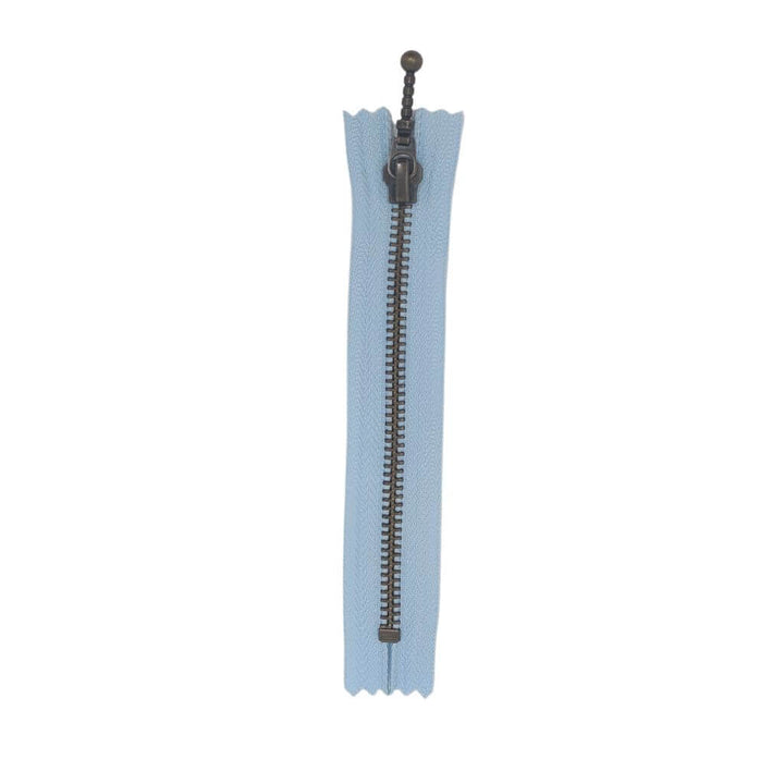 YKK Reißverschluss nicht teilbar 18 cm, Farbe 542 Hellblau – Metall und Polyester bei Lieblingsgarn