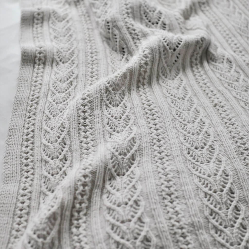 Yndestrikk Pattern Lochmuster Babydecke Strickanleitung - Yndestrikk (PDF) bei bei bei bei bei bei bei bei Lieblingsgarn