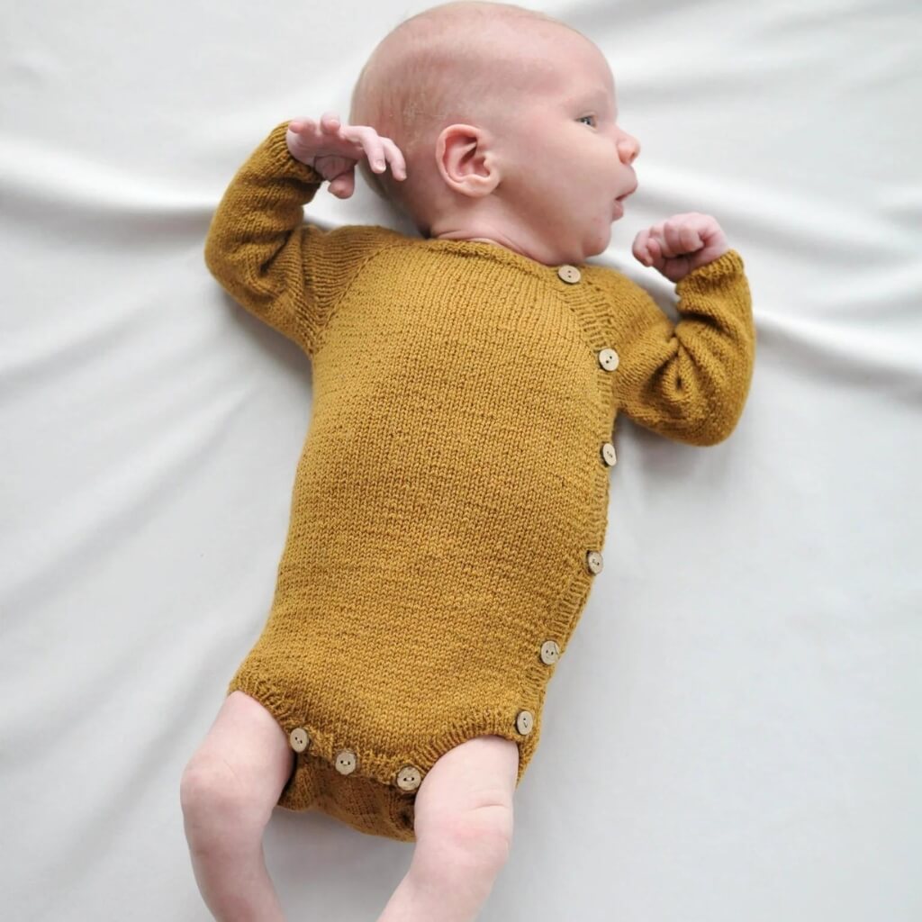 Yndestrikk Pattern Baby Knöpfebody Strickanleitung - Yndestrikk (PDF) bei bei bei bei bei bei bei bei bei bei Lieblingsgarn