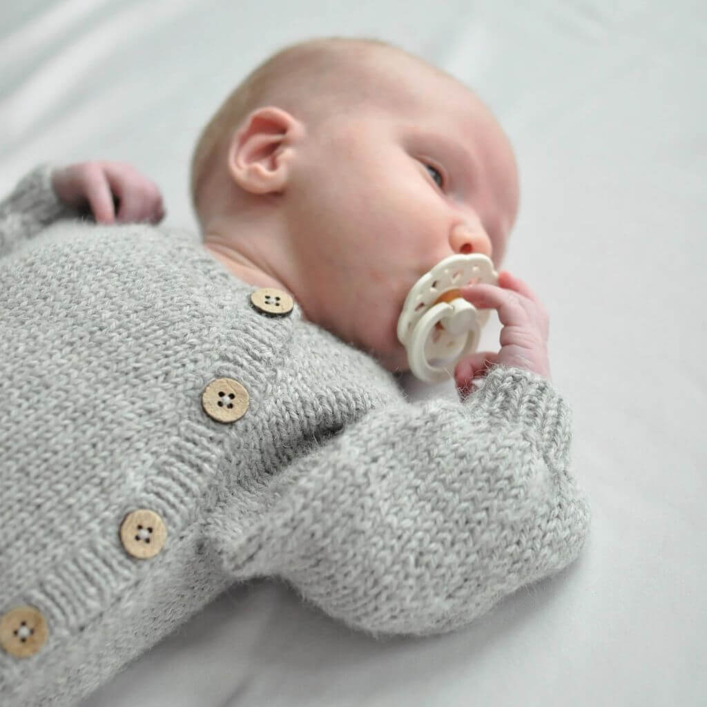 Yndestrikk Pattern Langer Babystrampler Strickanleitung - Yndestrikk (PDF) bei bei bei bei bei bei bei bei Lieblingsgarn